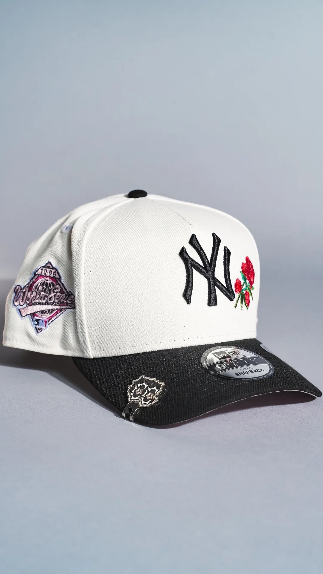 New Era Yankees 9FIFTY Cap Cream & Black – Rose Embroidered Hat with World Series Patch